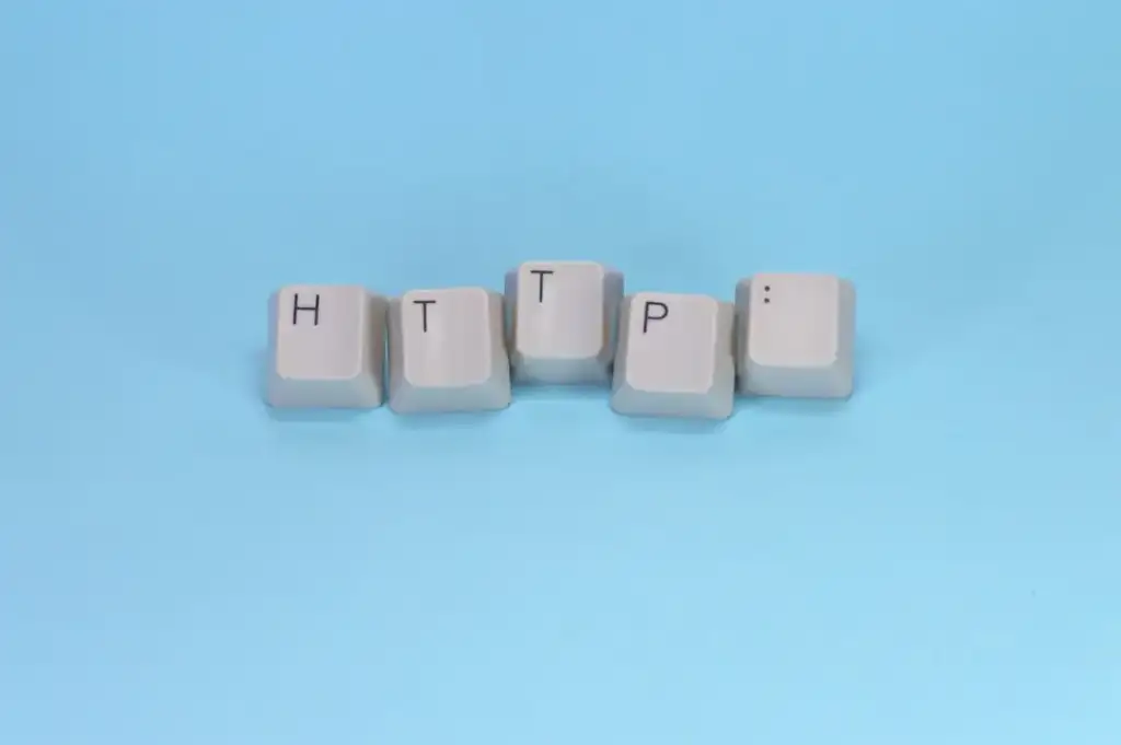 שיפור TTFB באתרים מבוססי PHP: מדריך מקצועי לפתרון בעיות ביצועים בפיתוח אתרים