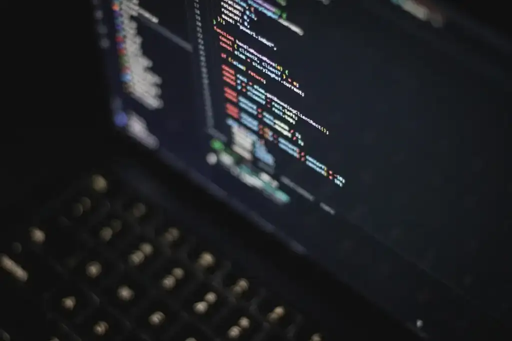 שיפור TTFB באתרים מבוססי PHP: מדריך מקצועי לפתרון בעיות ביצועים בפיתוח אתרים